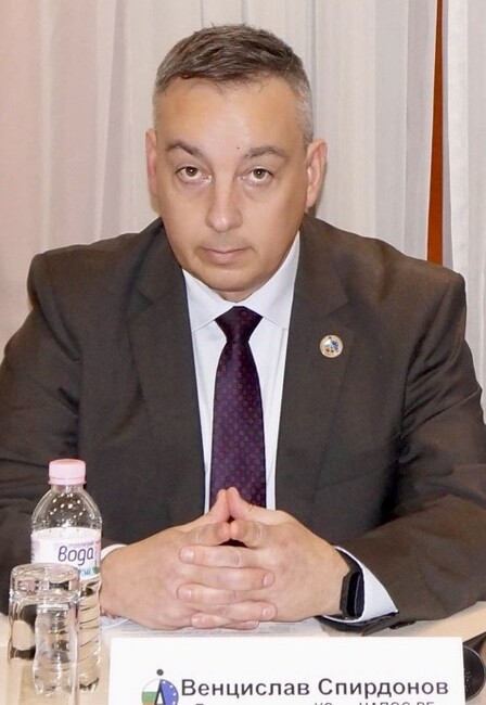 Венцислав Спирдонов, председател на Общински съвет-Велико Търново и НАПОС-РБ: Администрацията си е наука
