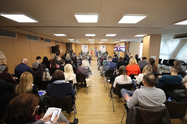 Дискусия - „Дигитална демокрация: Европейската регулация на изкуствения интелект и основните права“