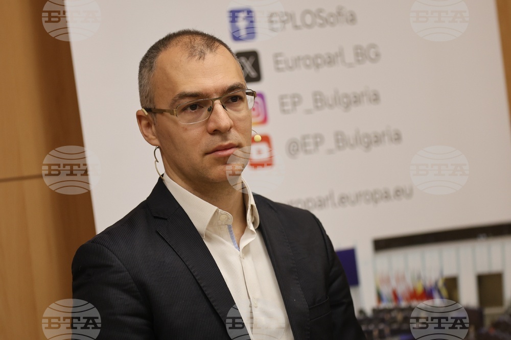 Дискусия - „Дигитална демокрация: Европейската регулация на изкуствения интелект и основните права“ - Добромир Иванов