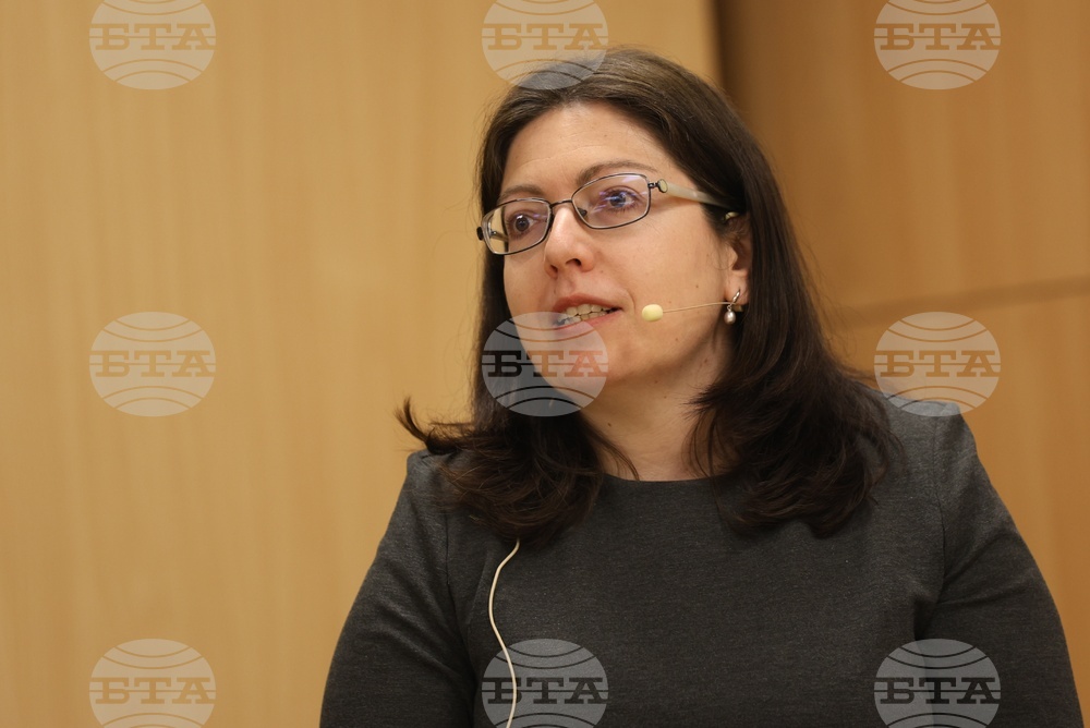 Дискусия - „Дигитална демокрация: Европейската регулация на изкуствения интелект и основните права“ - Доротея Дачкова