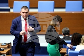 Парламент - извънредно заседание