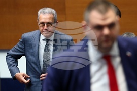 Парламент - извънредно заседание