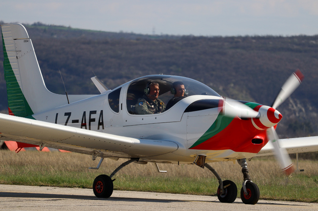 Висше военновъздушно училище „Георги Бенковски“: Започна летателният стаж на курсантите от ВВВУ „Георги Бенковски“ – специализация „Летец- пилот“