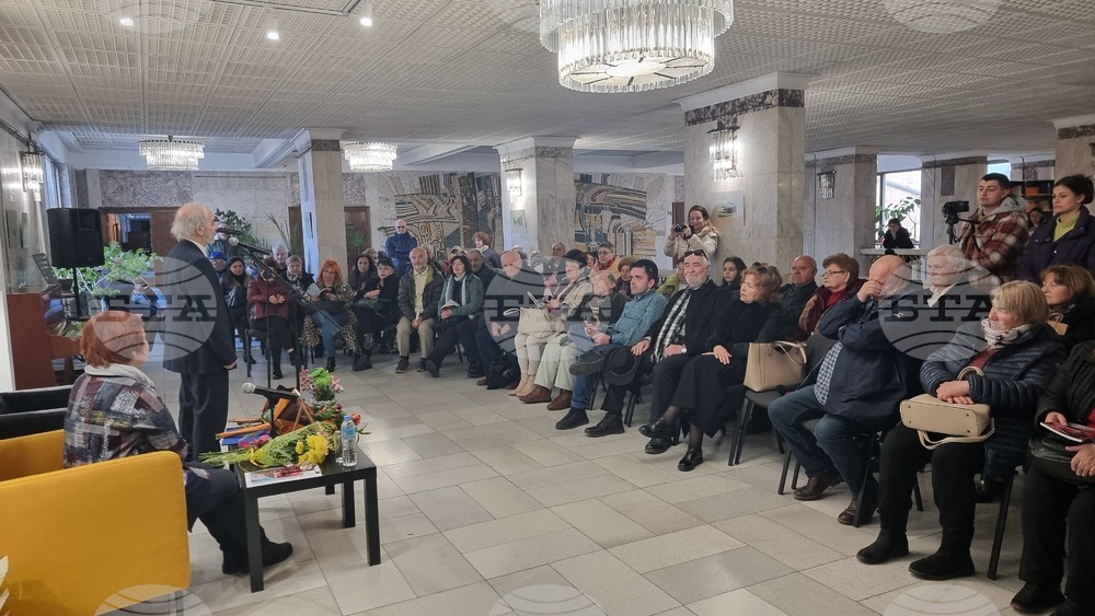 Книгата с разкази на Драгомил Георгиев „Двойката“ бе представена в Регионална библиотека „Дора Габе“ в Добрич