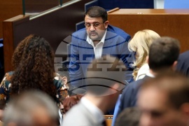 Парламент - извънредно заседание