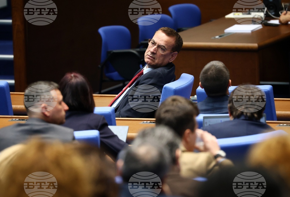 Парламент - извънредно заседание