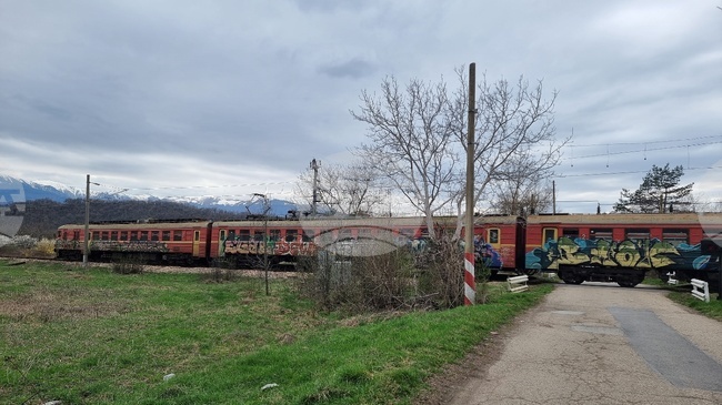Влаковете между Бойчиновци и Берковица ще бъдат спрени от 11 до 13 ноември поради ремонтни дейности, пътниците ще се превозват с автобуси