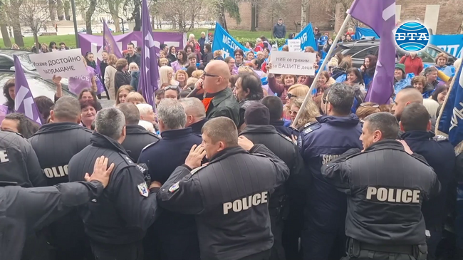 Столичната община се подиграва с нас, заявиха от КНСБ и КТ „Подкрепа“