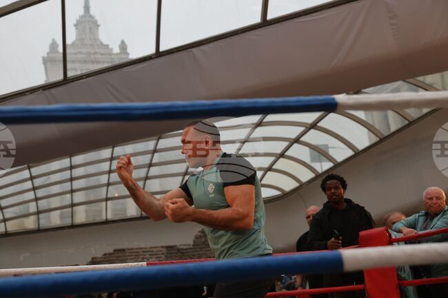 Ларгото - бокс - открита тренировка