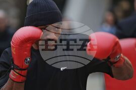 Ларгото - бокс - Роли Ламбърт - открита тренировка