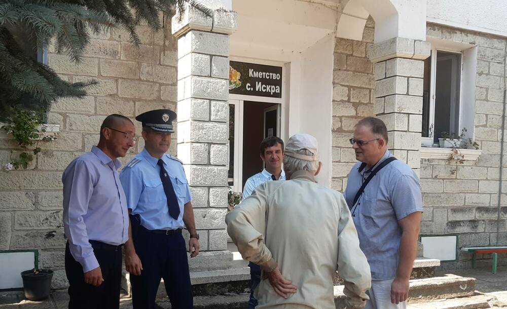 Районна прокуратура – Пловдив привлече като обвиняеми и задържа двама извършители на грабеж спрямо 72-годишен мъж в с. Искра, общ. Първомай
