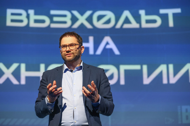 Компаниите не знаят как да инвестират в бъдещето на своите служители, каза Петър Торнев от "Аксенчър" на форум за бъдещето