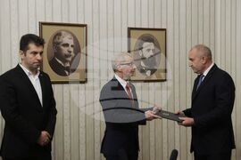 Президент - ПП-ДБ - мандат - връчване