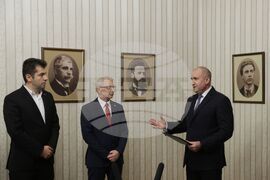 Президент - ПП-ДБ - мандат - връчване