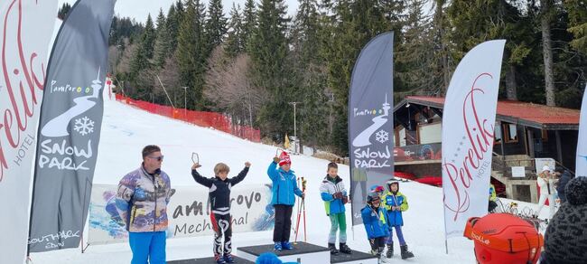 Община Банско: Нови трофеи за Ски клуб "Юлен" от купа „Чепеларе“