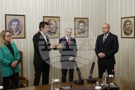 Президент - ПП-ДБ - мандат - връчване