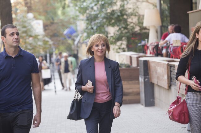 Мая Манолова: Още един безсмислен парламент си отива