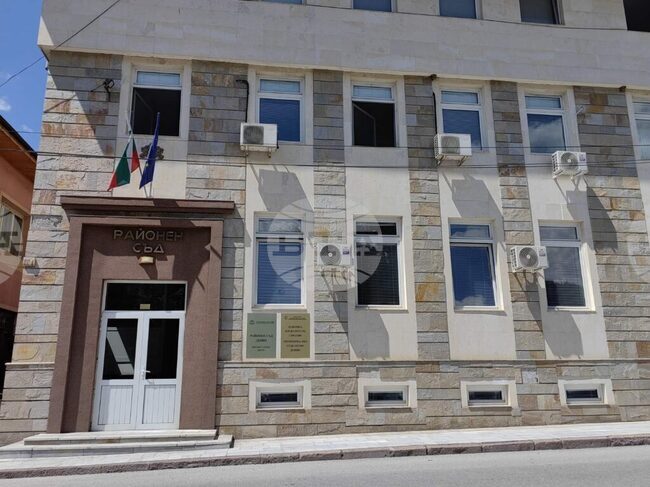 Районна прокуратура - Смолян ще поиска налагане на мярка „задържане под стража“ на мъж, арестуван с 19 свитъка с наркотично вещество