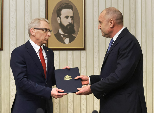 Държавният глава: Ще направя всичко възможно процесът по избор на служебен кабинет да не прерасне в конституционна криза, въпреки необмислените промени в Конституцията