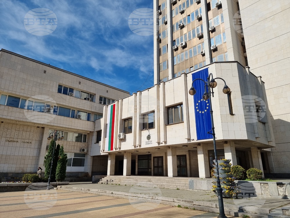 Областният управител на Ловеч даде Общината на съд заради терен от бивша казарма