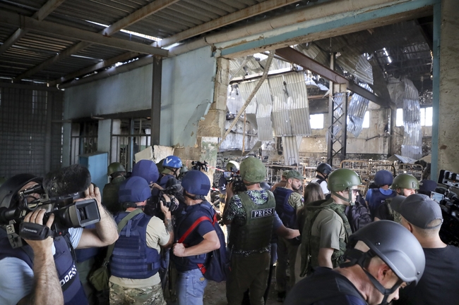 От началото на бойните действия през 2014 г. в Украйна са били убити 75 журналисти, съобщи Укринформ