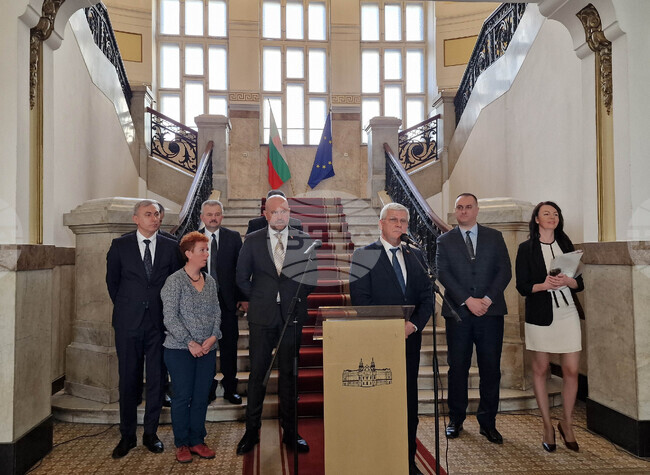 МЗХ - Кирил Вътев - Владимир Болеа - среща - брифинг