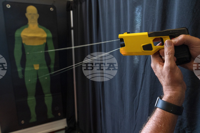 Германия одобри използването на електрошокови пистолети от полицията в цялата страна 