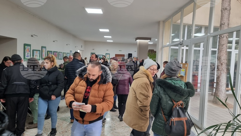 Повече от 14 200 безработни са започнали работа през март със съдействието на бюрата по труда