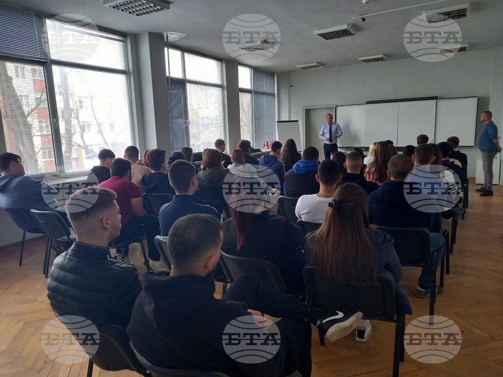 Лекция за трудовите правоотношения изнесе пред ученици съдия от Окръжния съд в Добрич