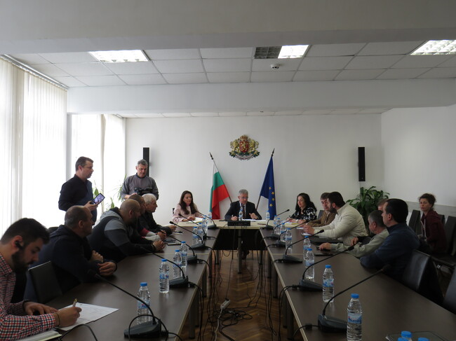 ОА Шумен: Работна среща със земеделски производители относно подготовката за новия поливен сезон в област Шумен 