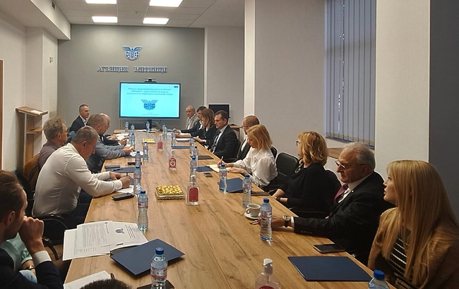 Борбата със сивия сектор и улесненото администриране обсъдиха ръководството на Агенция „Митници“ и представители на алкохолния сектор