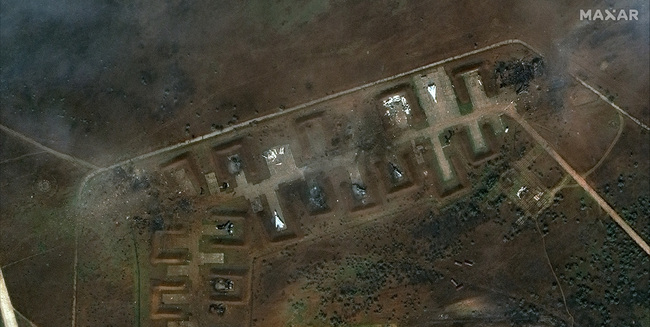 Британското военно разузнаване определи експлозиите във военновъздушна база в Крим като сериозен удар по руския Черноморски флот
