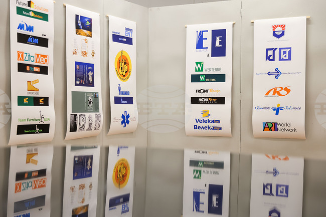  Бургас - Петър Пецин - графичен дизайн - изложба