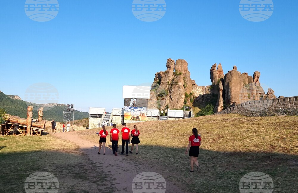 Белоградчик – деца - фестивал "Опера на върховете -Белоградчишки скали"