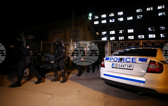  Център за бежанци - полицейска акция