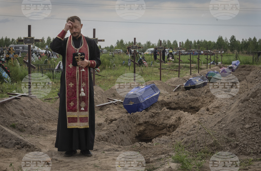 Още от жертвите от Буча бяха погребани в гробове, означени само с номера