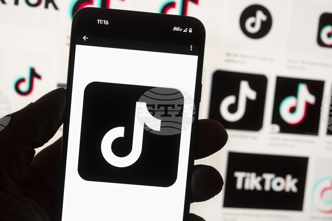 От Австралия до Европа, все повече страни решават да ограничат достъпа на деца до социалните мрежи