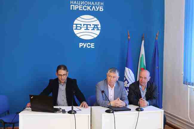 ОА Русе: Данаил Ковачев присъства на изложба, посветена на 20-ата годишнина от членството на България в НАТО