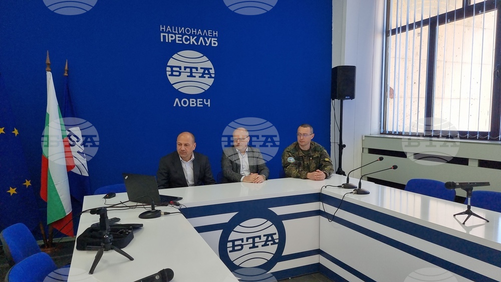 Национален пресклуб на БТА Ловеч - изложба "75 години НАТО и 20 години България в НАТО"
