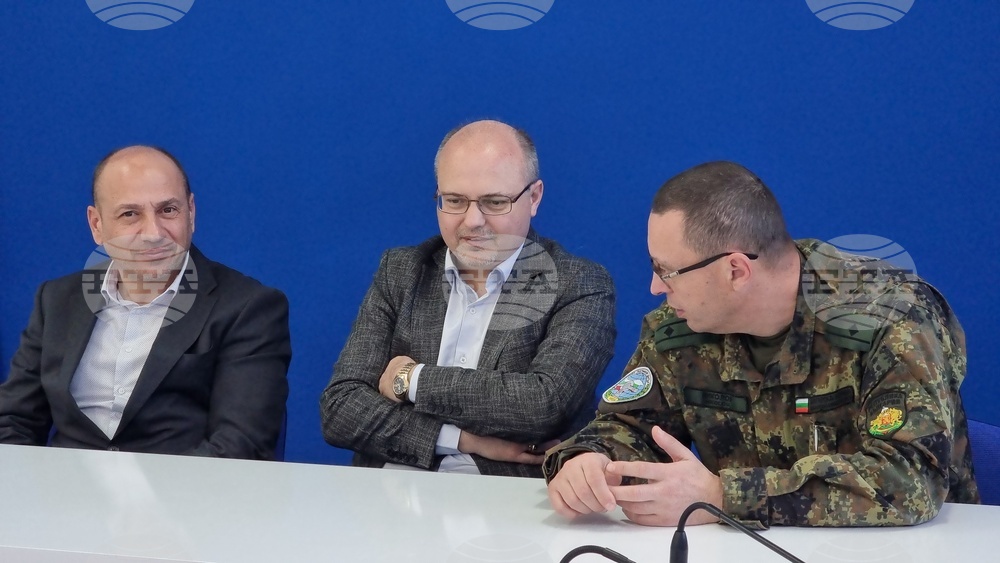 Национален пресклуб на БТА Ловеч - изложба "75 години НАТО и 20 години България в НАТО"
