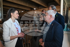 Село Петърница - Кирил Вътев - Владимир Боля - овцеферма - посещение