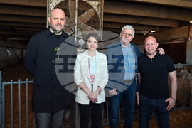 Село Петърница - Кирил Вътев - Владимир Боля - овцеферма - посещение