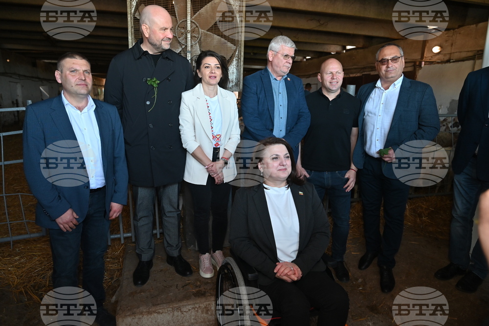 Село Петърница - Кирил Вътев - Владимир Боля - овцеферма - посещение