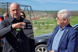 Село Петърница - Кирил Вътев - Владимир Боля - овцеферма - посещение