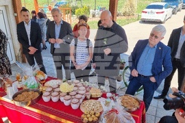 Село Петърница - Кирил Вътев - Владимир Боля - овцеферма - посещение