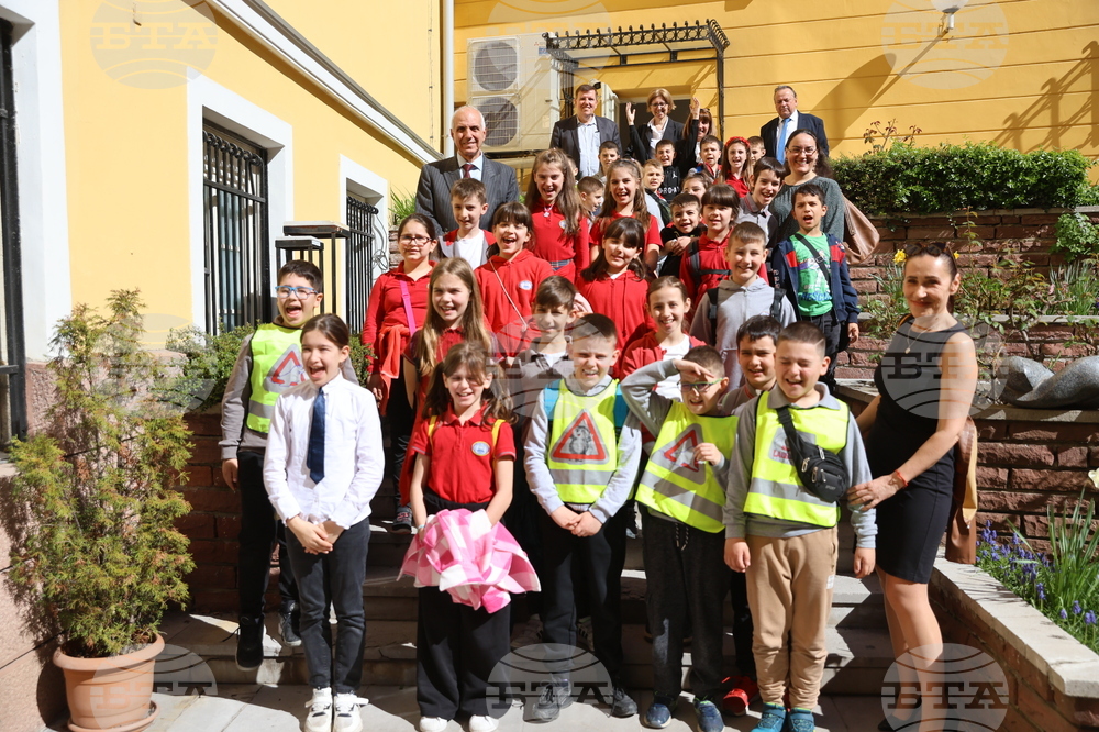 Българска акадамия на науките - ученици - изложба