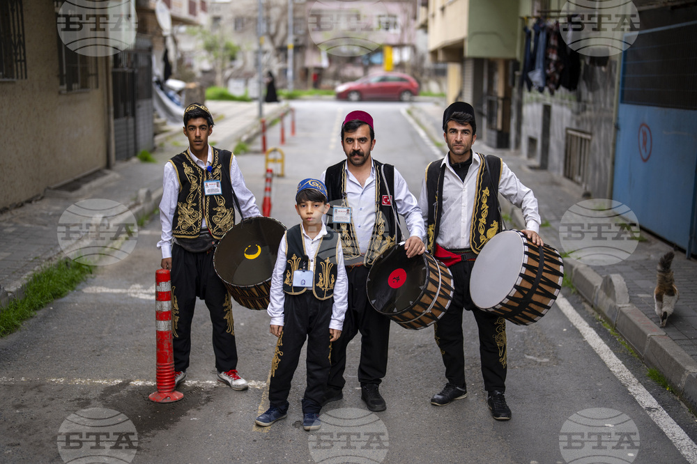 Цветен карнавал се провежда в „турското село“ в Белгия