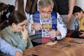 Добрич - дърворезба