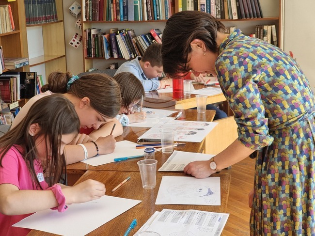 Значим ръст в посещенията и ползването на електронни услуги отчита Варненската библиотека 