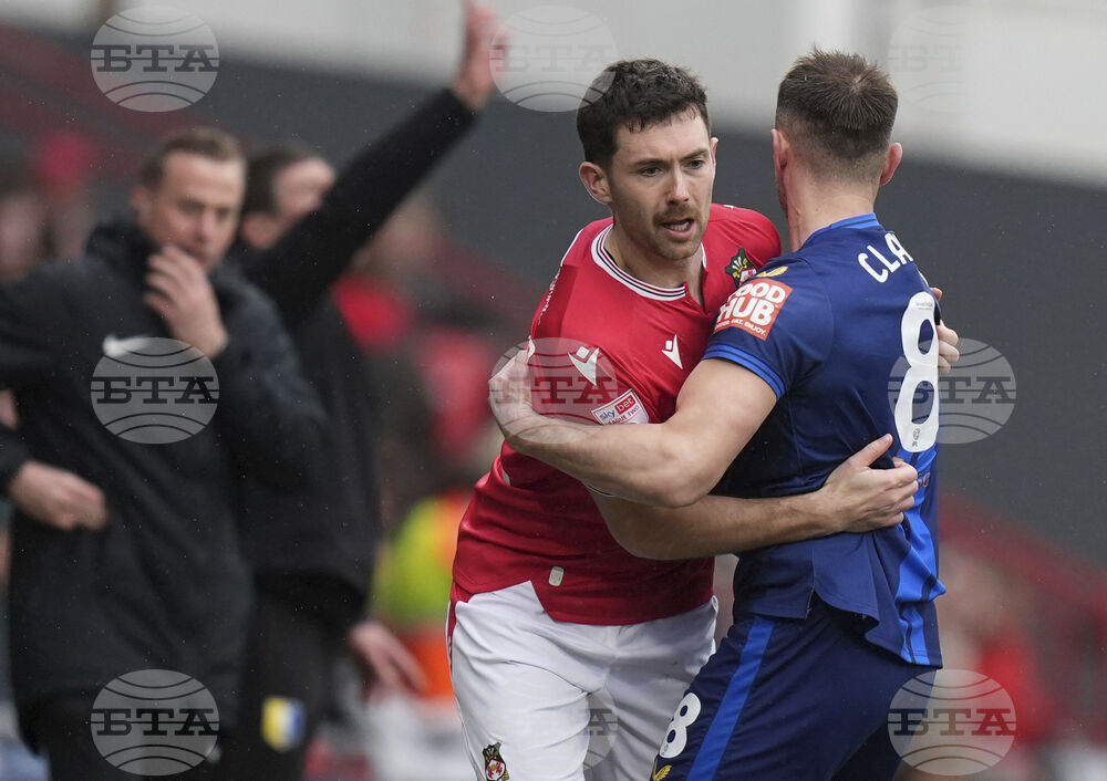 Капитанът на английския футболен клуб Суиндън получи наказание от ФА за „изключително груби“ нарушения